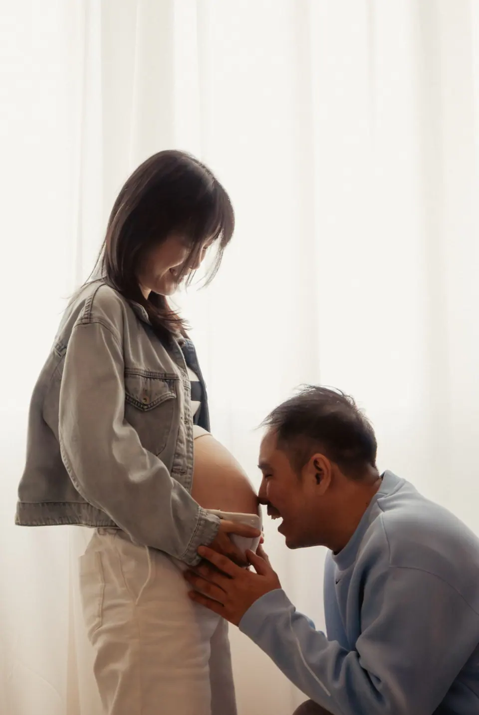 Maternity shoot 2026: portraits photograph by Deborah Chin